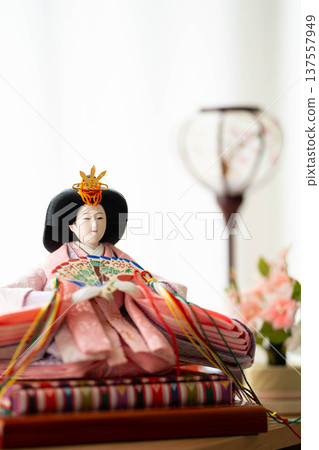 Hina dolls (female dolls) / Traditional Japanese event of Hinamatsuri (Girls' Day) Hina dolls (female dolls) / Traditional Japanese event of Hinamatsuri (Girls' Day) 137557949