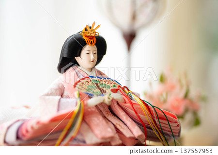 Hina dolls (female dolls) / Traditional Japanese event of Hinamatsuri (Girls' Day) Hina dolls (female dolls) / Traditional Japanese event of Hinamatsuri (Girls' Day) 137557953