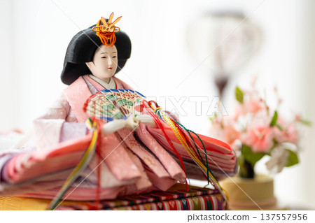 雛人偶（女性人偶）/日本傳統節慶女兒節 137557956