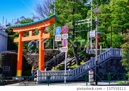 東京都新宿區,穴八幡神社,正門鳥居 東京都新宿區,穴八幡神社,正門鳥居 137558111