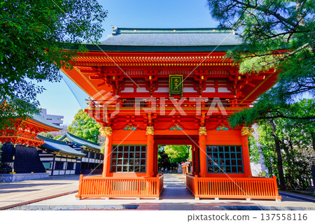 東京都新宿區穴八幡神社水神門 137558116