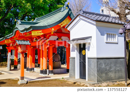 東京新宿區，穴八幡神社，丁頭屋（淨身泉）及布袋和尚神社 137558127