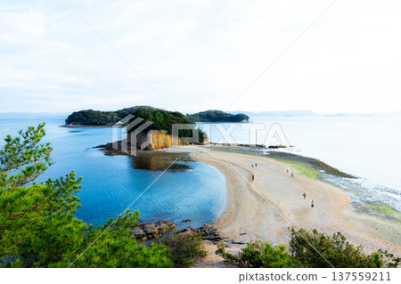 這是香川縣小豆島的旅遊景點「天使之路」的景色。 這是香川縣小豆島的旅遊景點「天使之路」的景色。 137559211