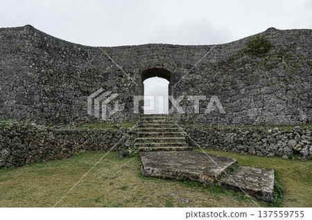 中城遺址:琉球王國的一座古老城堡 中城遺址:琉球王國的一座古老城堡 137559755