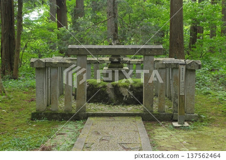Hakusan Heisenji Temple Memorial Tower for Kusunoki Masashige 137562464