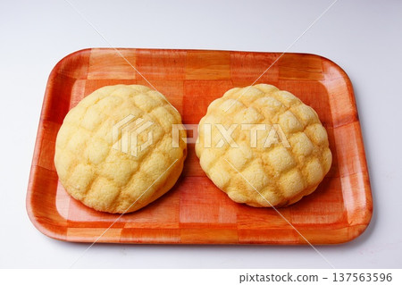 瓜麵包酥皮點心麵包 137563596