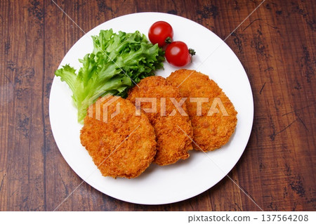 美味的炸肉餅 美味的炸肉餅 137564208