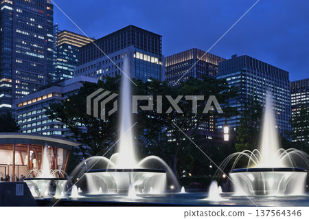 Wadakura Fountain Park 137564346