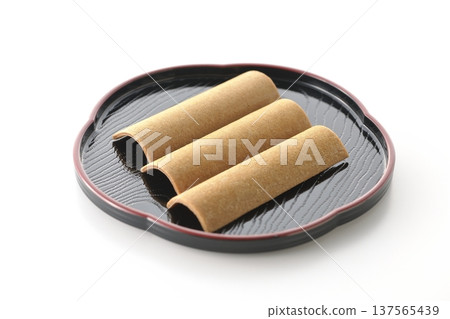 以白色背景拍攝八橋 137565439
