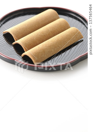 以白色背景拍攝八橋 137565464