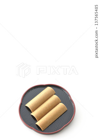 以白色背景拍攝八橋 137565485