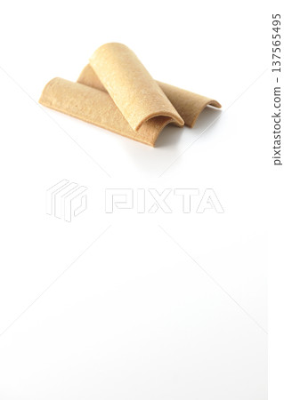 以白色背景拍攝八橋 137565495