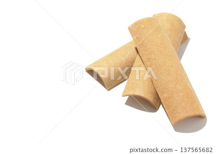 Photographing Yatsuhashi against a white background 137565682