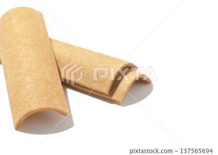 以白色背景拍攝八橋 以白色背景拍攝八橋 137565694