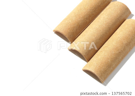 Photographing Yatsuhashi against a white background 137565702