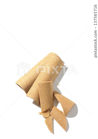 以白色背景拍攝八橋 137565716