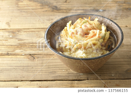 熱蝦仁蔬菜天婦羅烏龍麵 熱蝦仁蔬菜天婦羅烏龍麵 137566155