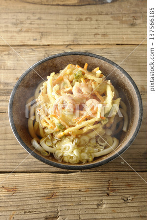 熱蝦仁蔬菜天婦羅烏龍麵 137566185