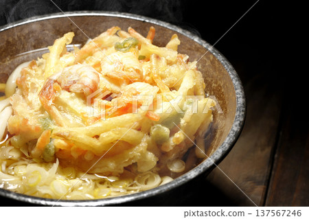 熱蝦仁蔬菜天婦羅烏龍麵 137567246