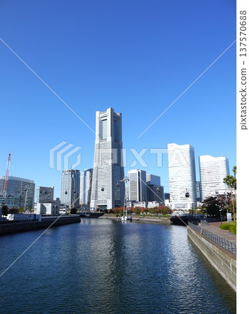 藍天舒展的港未來風景 藍天舒展的港未來風景 137570688