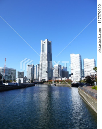 Yokohama Landmark Tower under the blue sky Yokohama Landmark Tower under the blue sky 137570690