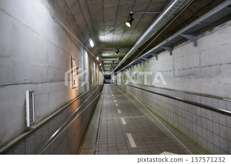 Underpass 137571232