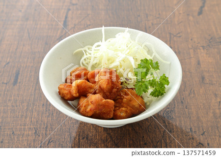 居酒屋小點心:炸雞軟骨 居酒屋小點心:炸雞軟骨 137571459