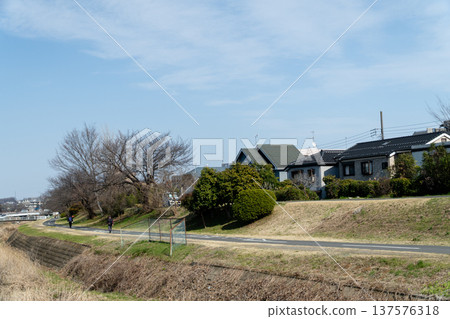 淺川休閒大道，位於東京郊區住宅區的一條步道 137576318