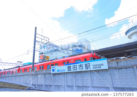 A train stops at Meitetsu Toyotashi Station in Toyota City, Aichi Prefecture A train stops at Meitetsu Toyotashi Station in Toyota City, Aichi Prefecture 137577263