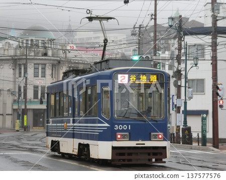函館市電車3001路「海洋藍」及函館市社區交流及城鎮開發中心 137577576