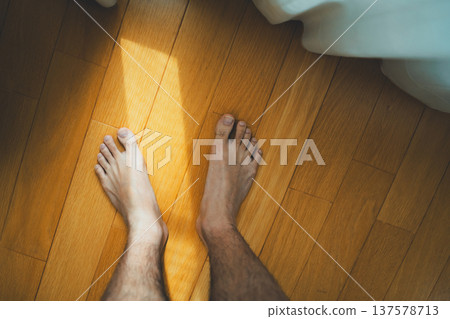 Barefoot on the floor 137578713