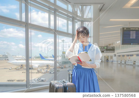 Image of trouble while traveling at the airport Image of trouble while traveling at the airport 137580568