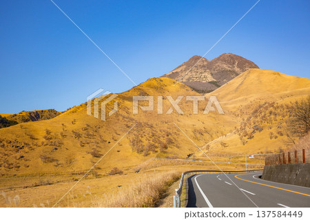 Yufudake和枯萎的草地 Yufudake和枯萎的草地 137584449
