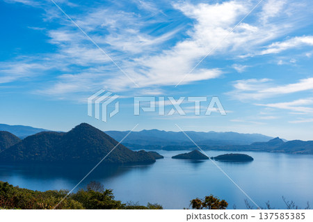 View from the observation deck at Lake Toya, Hokkaido [towards Nakajima] 137585385