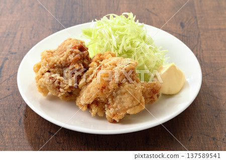 居酒屋小點心：炸雞，一人份 137589541