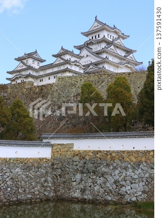 Himeji Castle (National Treasure, Himeji City, vertical composition) Himeji Castle (National Treasure, Himeji City, vertical composition) 137591430