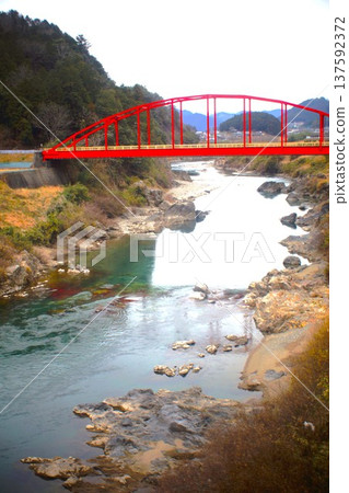 從長良川鐵路車窗望出去:長良川 從長良川鐵路車窗望出去:長良川 137592372