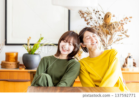 兩位女性的肖像 兩位女性的肖像 137592771