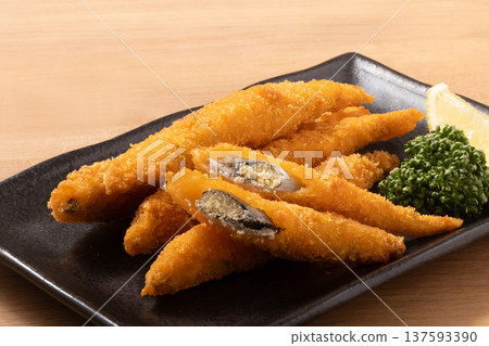 Fried Shishamo Shishamo (with roe) Fried Shishamo Shishamo (with roe) 137593390