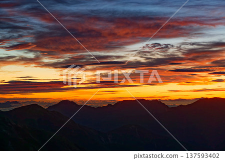 Morning clouds and the Gakidake ridgeline seen from Mt. Sugoroku in the Northern Alps Morning clouds and the Gakidake ridgeline seen from Mt. Sugoroku in the Northern Alps 137593402