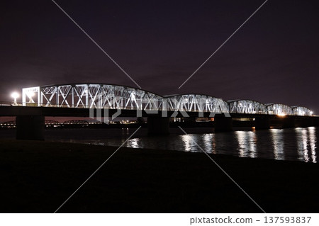 早上在河床上 137593837