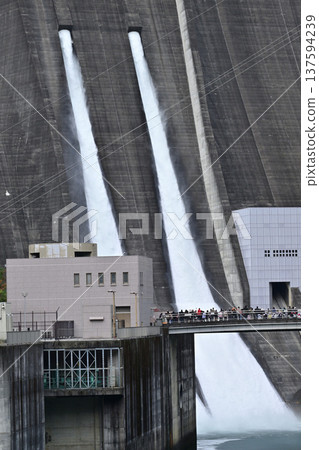 Miyagase Dam sightseeing discharge Miyagase Dam sightseeing discharge 137594239