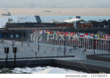 West Entrance Plaza of the Osaka-Kansai Expo (EXPO2025) 137596953
