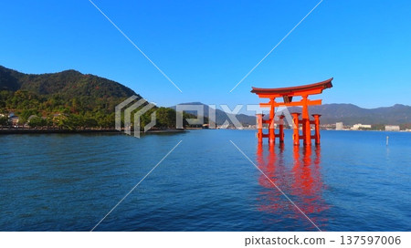 [廣島縣] 日本三景之一的宮島大鳥居修復後 137597006