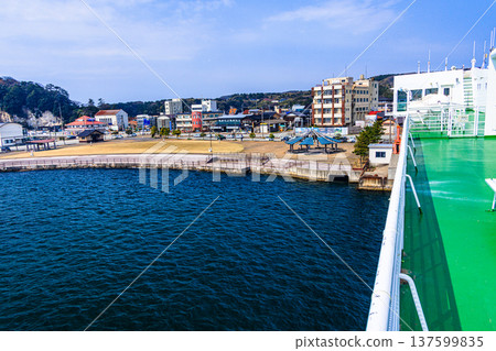 [新潟縣佐渡] 從船上看到的荻港 137599835