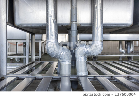 Metal piping and drainage system under commercial sinks Metal piping and drainage system under commercial sinks 137600004