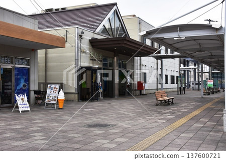 滋賀縣，米原站東口及週邊街道 137600721