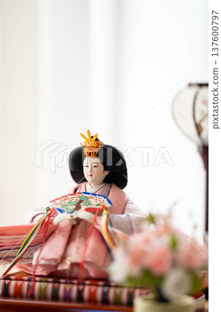 雛人偶(女性人偶)/日本傳統節慶女兒節 雛人偶(女性人偶)/日本傳統節慶女兒節 137600797