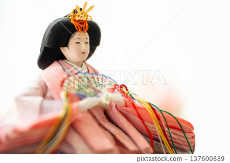Hina dolls (female dolls) / Traditional Japanese event of Hinamatsuri (Girls' Day) 137600889