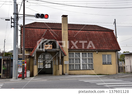 The retro Omi Railway Toriimoto Station in Hikone City, Shiga Prefecture The retro Omi Railway Toriimoto Station in Hikone City, Shiga Prefecture 137601128